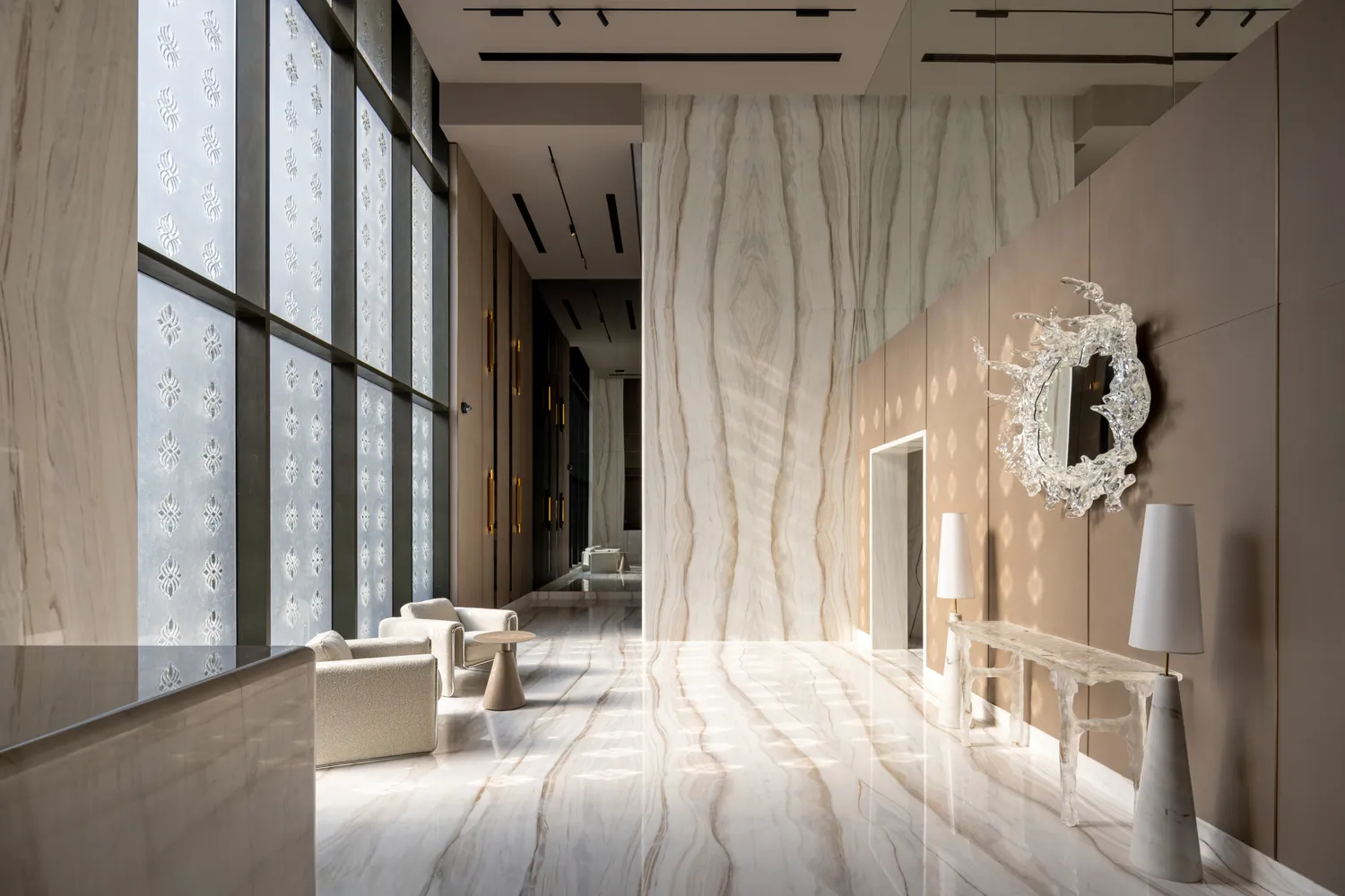 Eminent Real Estate Development Flamingo LUX Lobby