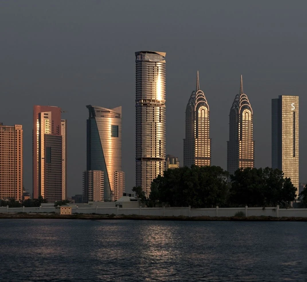 Iconic Tower apartments in Dubai Internet City
