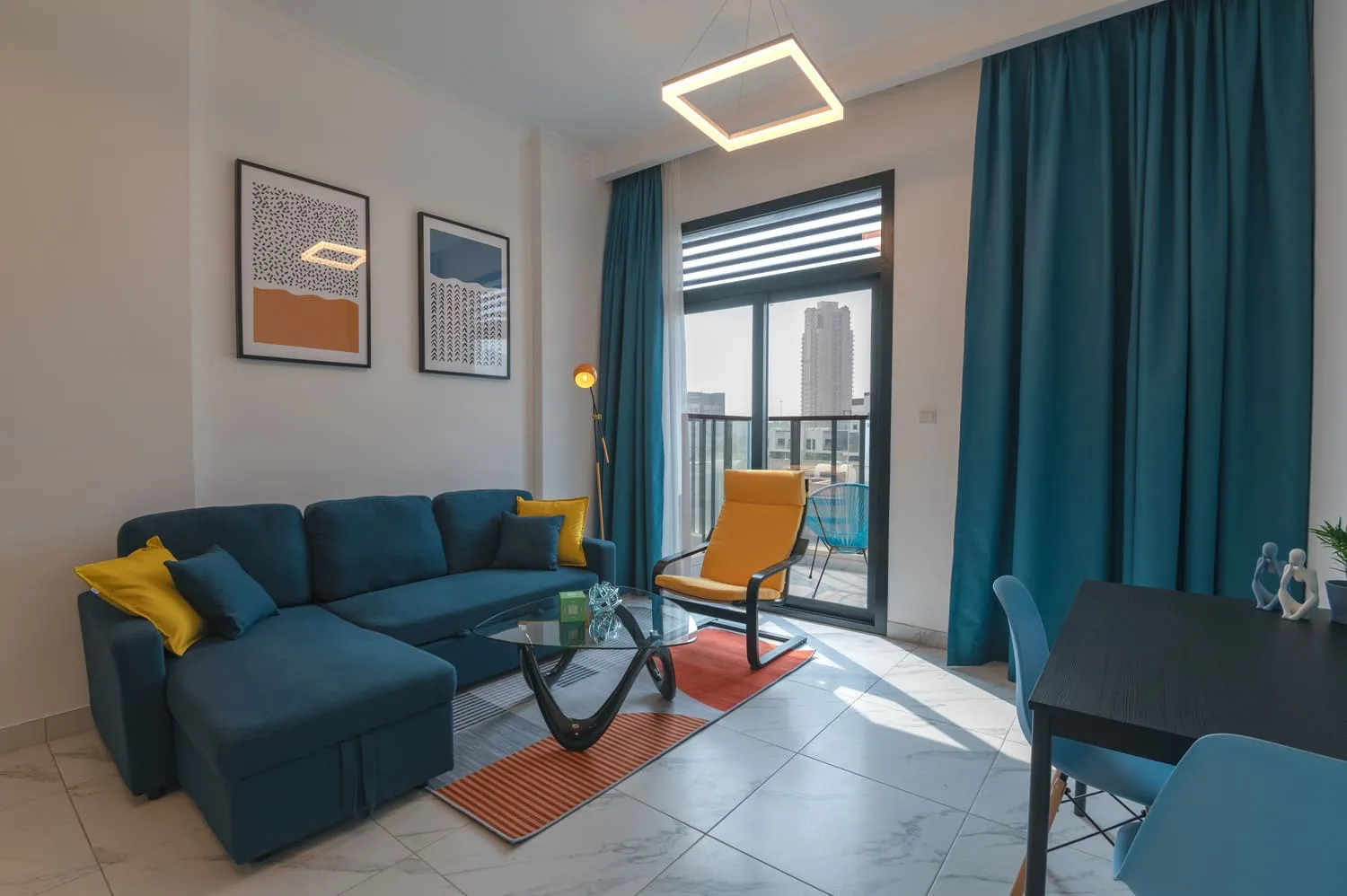 Orange Izzzi.LifeMINT Interior