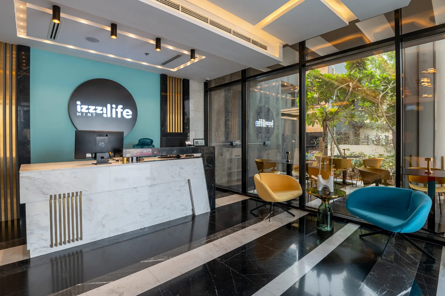Orange Izzzi.LifeMINT Lobby