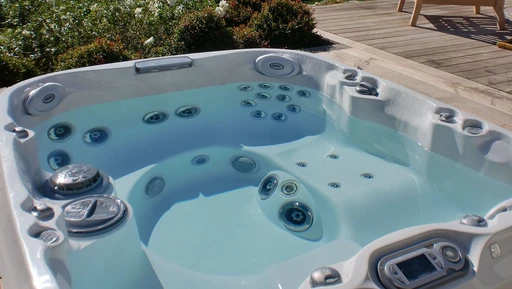 Jacuzzi amenity image at Binghatti Elite