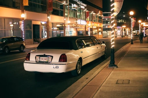 Limousine Service amenity image at DaVinci