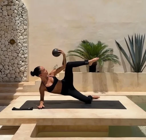 Outdoor Yoga amenity image at Valencia
