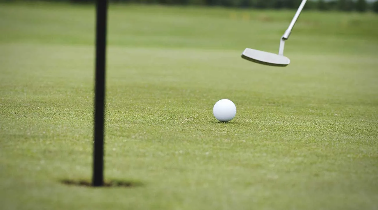 Golf Putting amenity image at Binghatti Phoenix