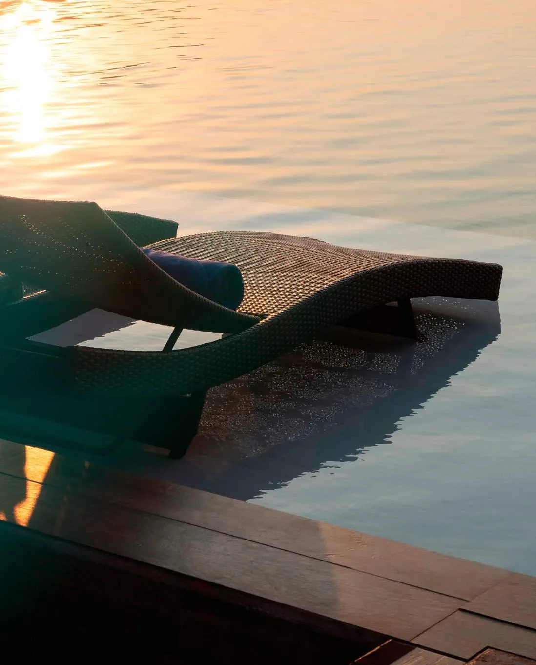 Floating Deck And Sunbeds amenity image at Bond Enclave