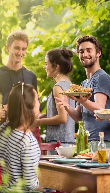 Outdoor Eating & Bbq amenity image at Eleve