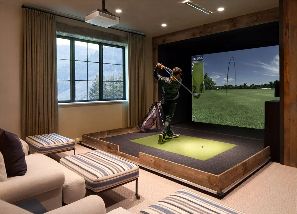Golf Simulator amenity image at Fairmont Residences Solara Tower