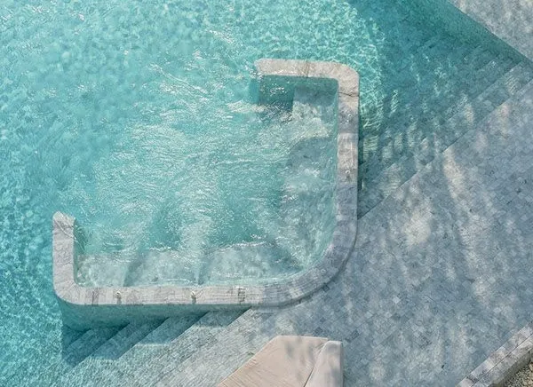 Jacuzzi amenity image at Izel by Zoya