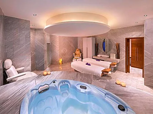 Jacuzzi amenity image at J One Tower A