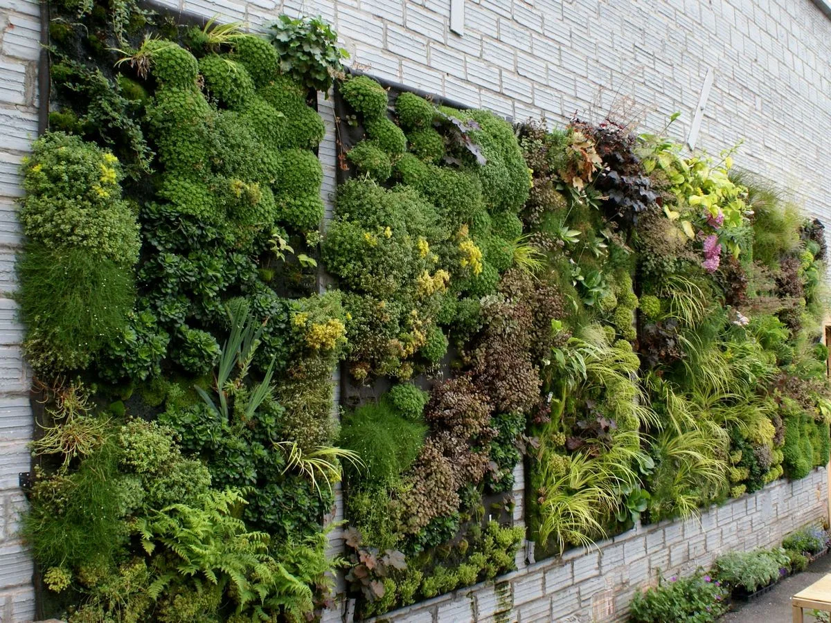 Vertical Garden amenity image at Laguna Residence