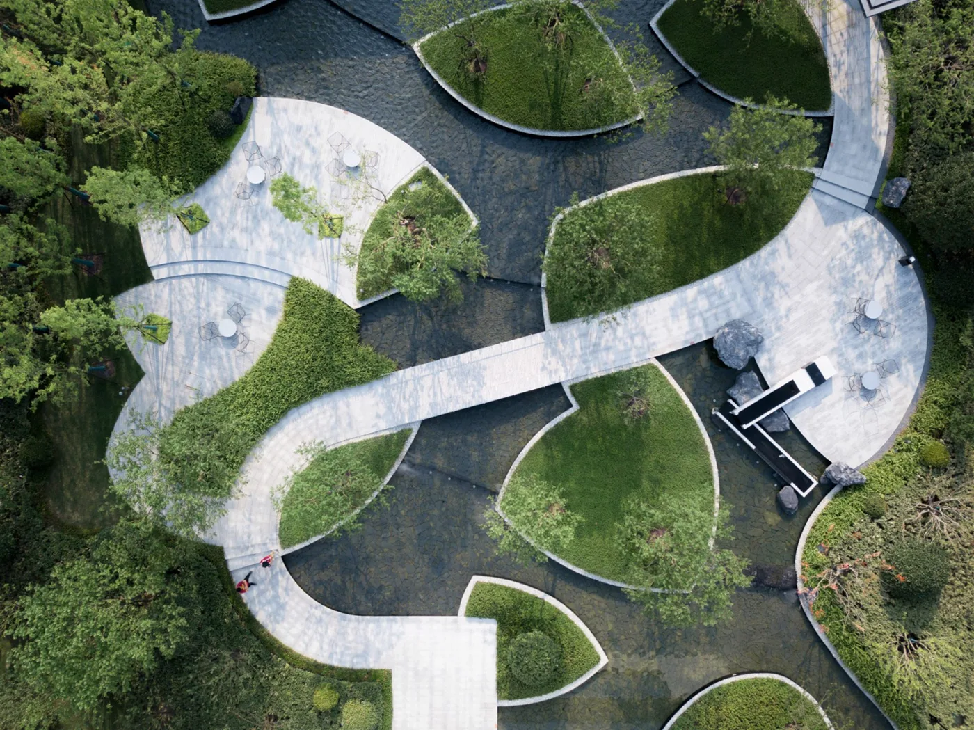 Landscaped Areas amenity image at Sky Hills Residence 2