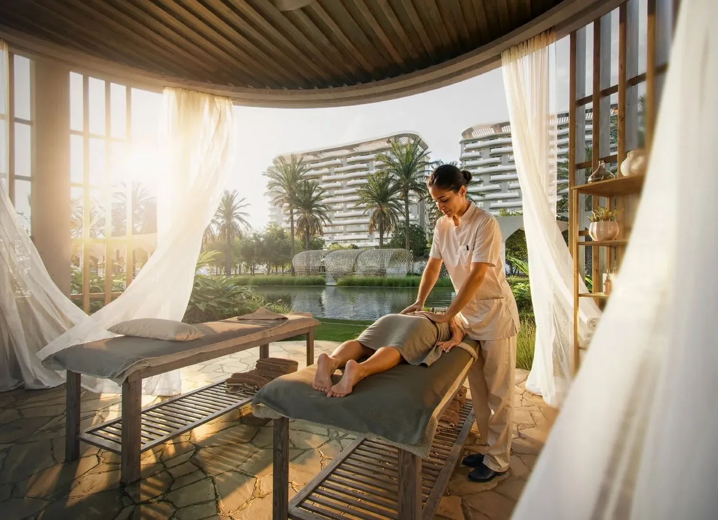 Outdoor Spa amenity image at Valencia