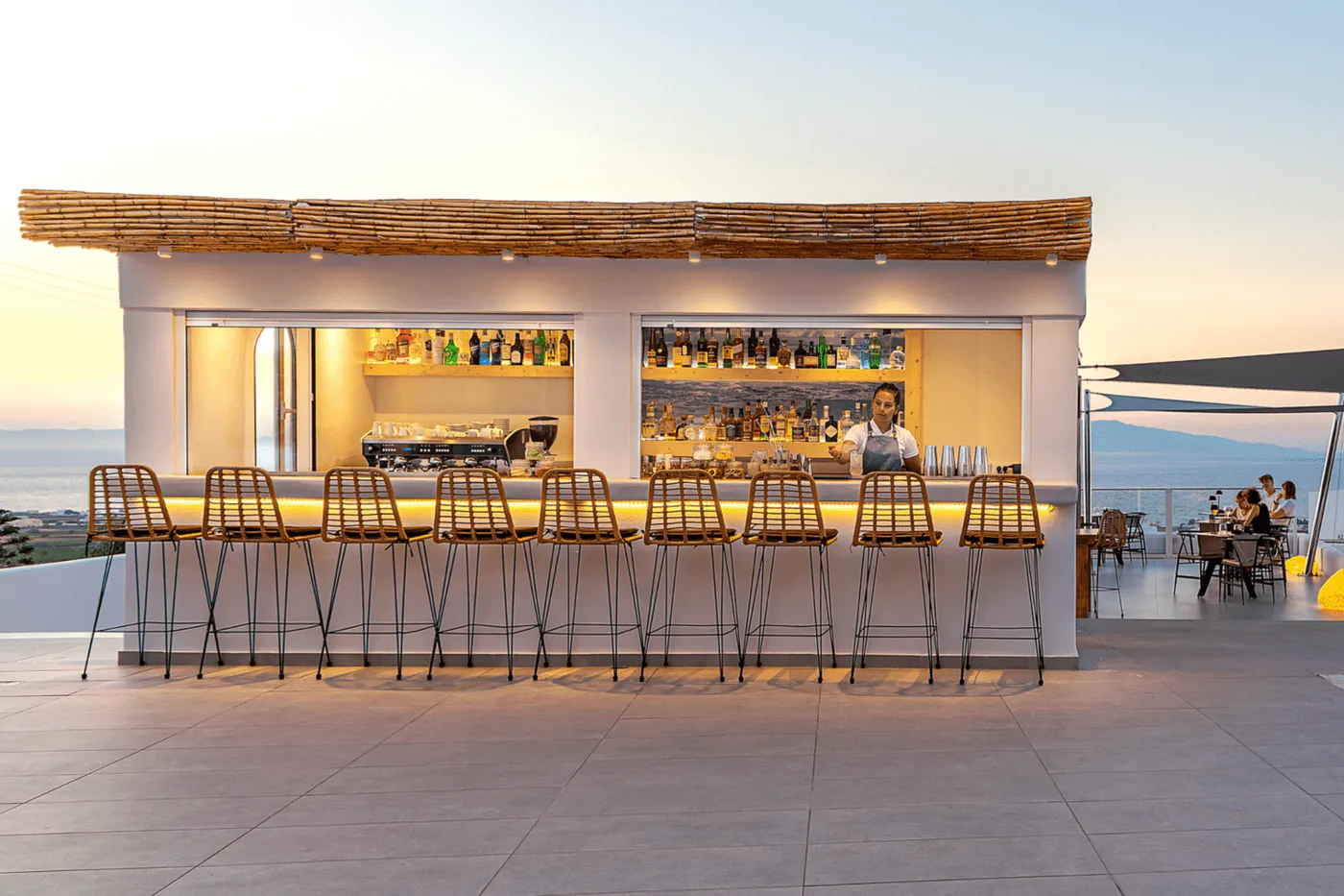 Bar amenity image at Zenith J1