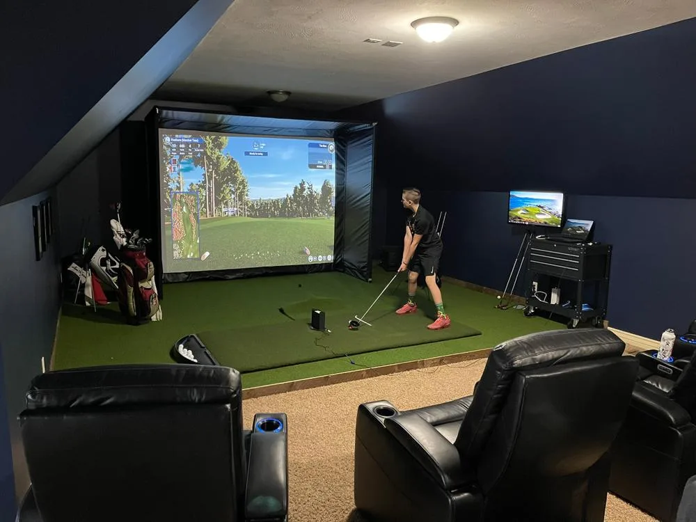 Golf Simulator amenity image at Oystra