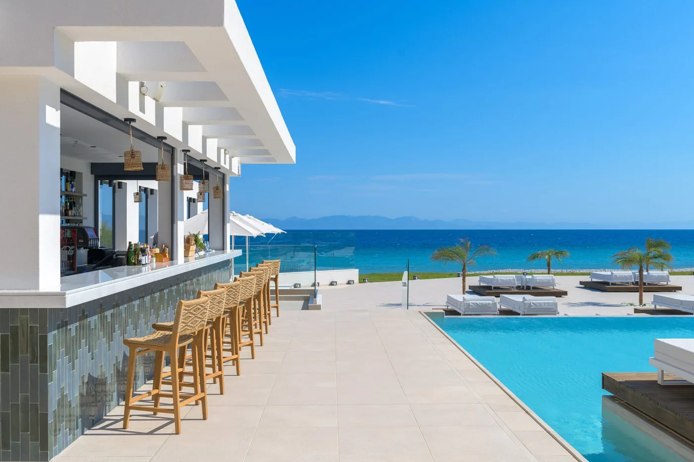 Poolside Bar & Lounge amenity image at Taj Wellington Mews